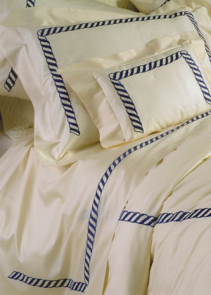 Cottimaryanne Portofino is a luxurious Egyptian cotton sateen with a generous 450 thread count available in all Visconti colors with custom colored border.
