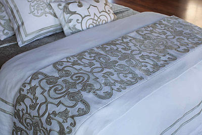Lili Alessandra Mozart Throw with Soho White Linen with Ice Silver Velvet Applique - Close-up.