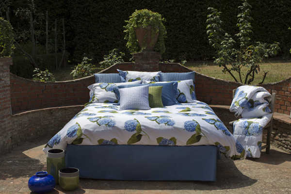 Signoria Firenze Ortensia Bedding is an Italian linen printed with hydrangea flowers with Asian origins.