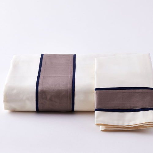 TL at home Bedding Renata Collection - Ivory with Prisma and Navy
