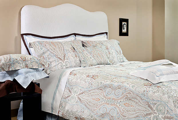 Bellino Paisley Coverlet  & Sham - Quilted - Bedroom View