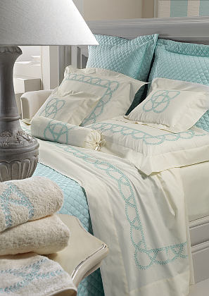 Cottimaryanne Pilar is a luxurious Egyptian cotton percale bedding with a generous 460 thread count with a custom colored embroidery.