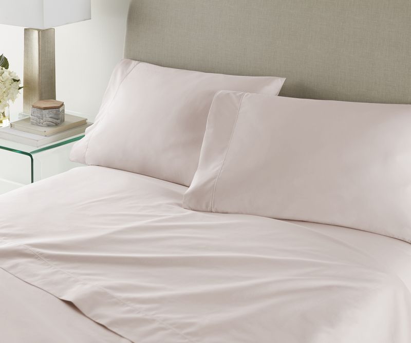 Peacock Alley Nile Egyptian Cotton Bedding - Dusty Pink color.