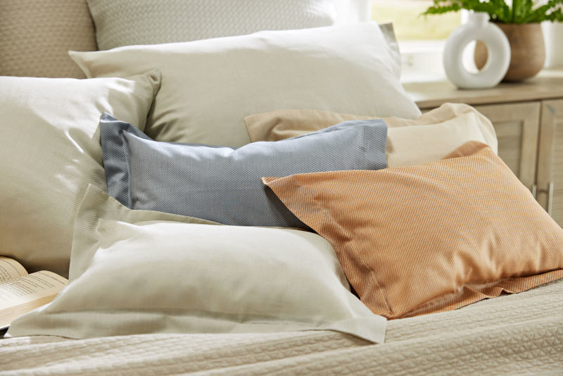 Featherweight cotton woven with a thin diagonal stripe, this classic design will keep even the hottest sleepers cool.