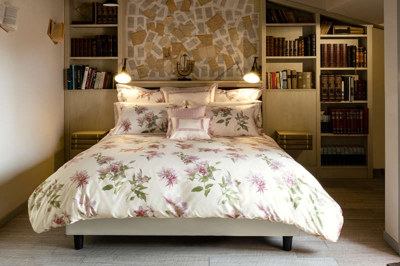 Signoria Firenze Clematis Floral Printed Bedding - 001 Ivory/Pink
(reverses to solid sateen in Ivory)