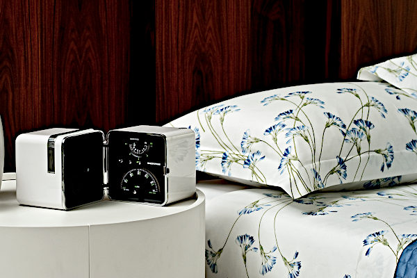 Signoria Bedding - Lipari Collection is showcasing pillow shams in White/Blue color.