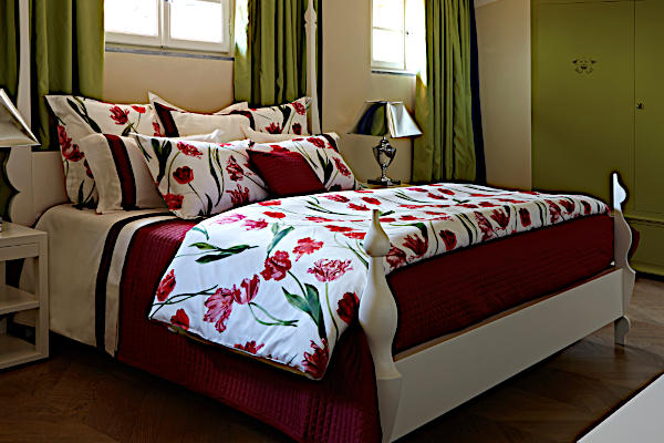 Tulipano Bedding by Signoria Firenze Red color Sham.