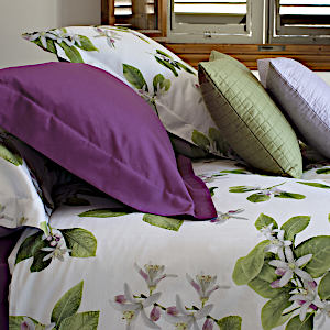 Zagara Bedding by Signoria Firenze mauve color fabric close up.