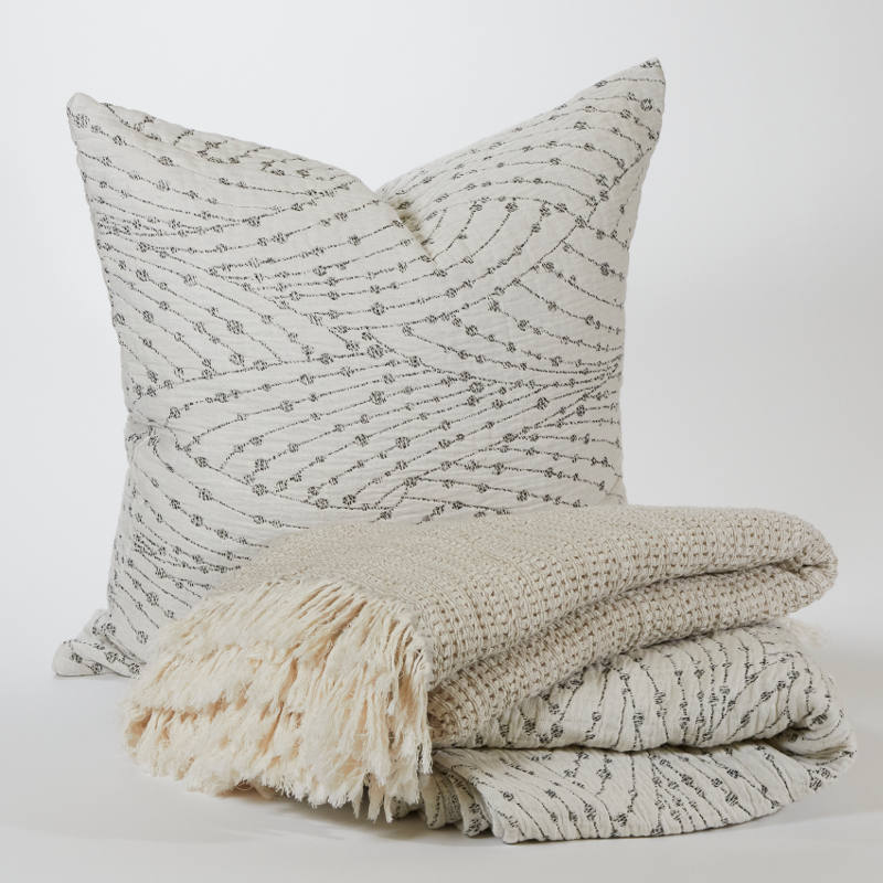 TL at home Emilie Blanket - Throw - Decorative Pillows